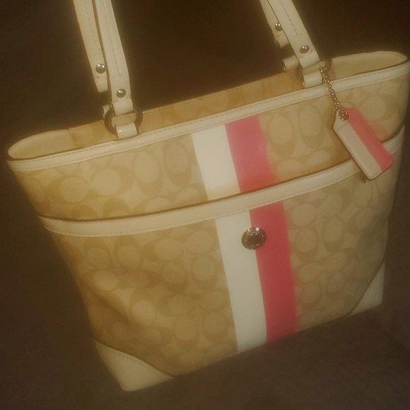 Coach purse,pink white cream - Picture 1 of 3
